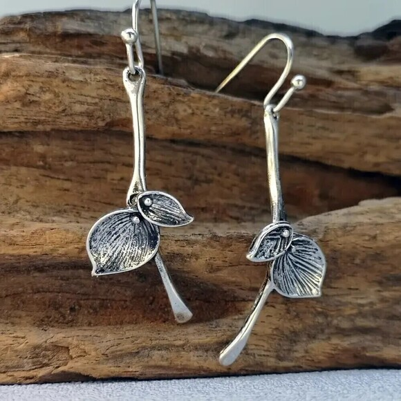 New - Bohemian Simple Leaf Earrings - Picture 5 of 7